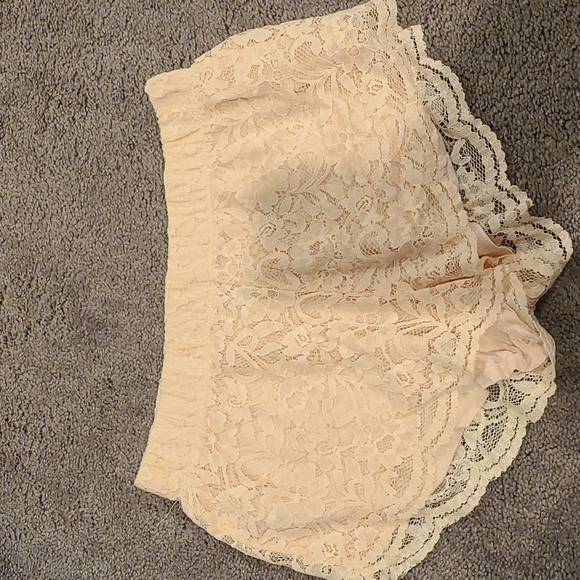 Lace shorts - Picture 1 of 3